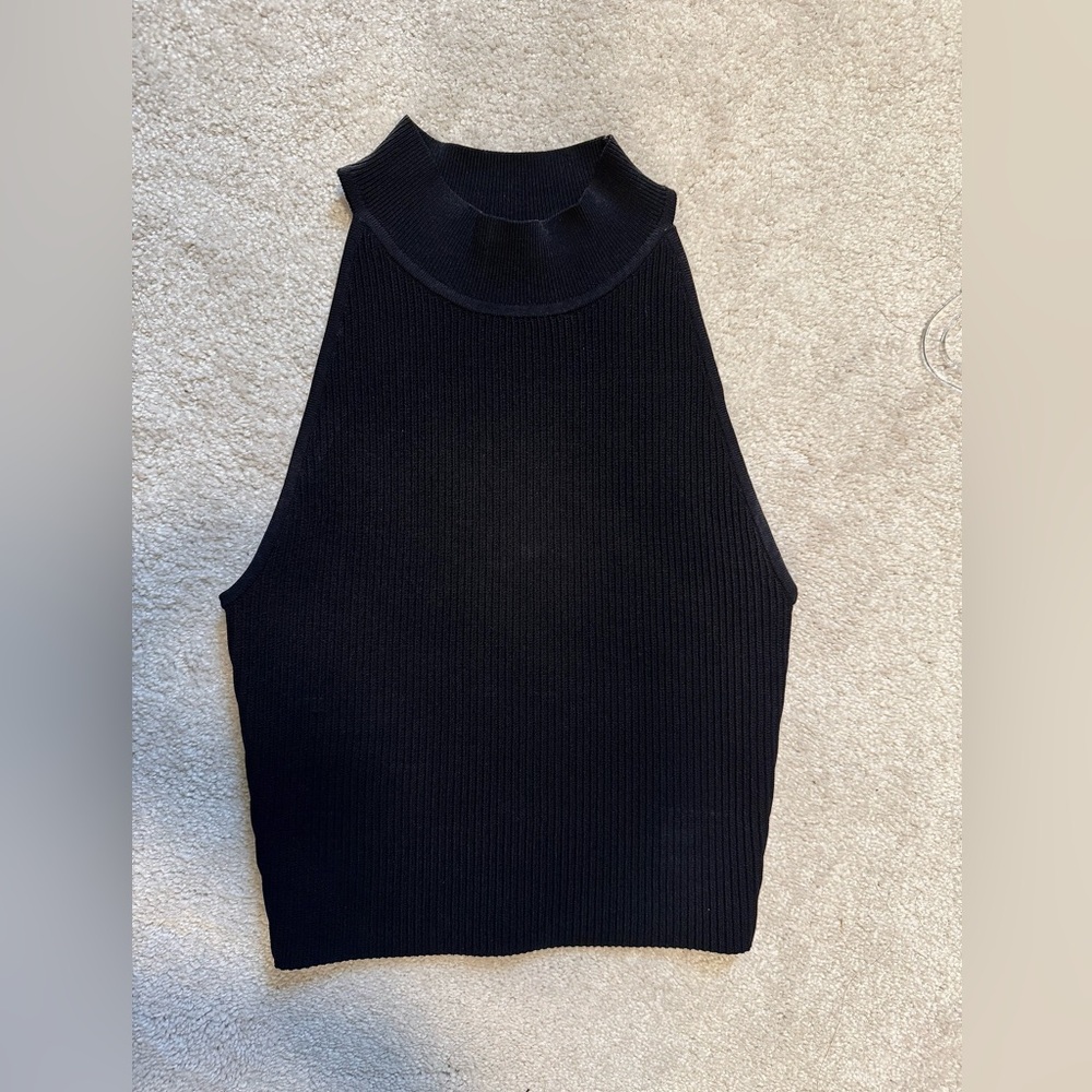Aritzia Babaton sculpt knit ribbed halter tank top. Cropped. XS. Black.